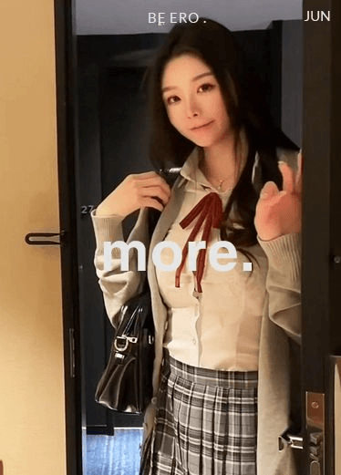 【小编推荐】 小逗逗❤️JK学妹上门被猥琐男调教带上狗链 脱下内内 水晶假鸡吧插入 呻吟
