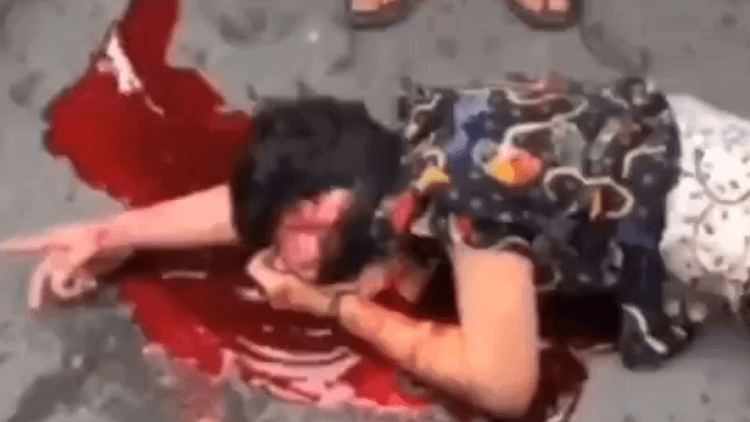骚逼偷情被打死白衣天使也救不了你