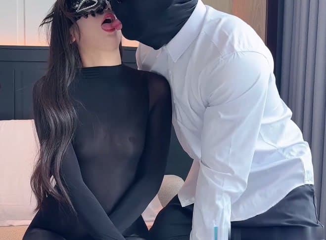 肉臀果儿-第十三期《换妻游戏》