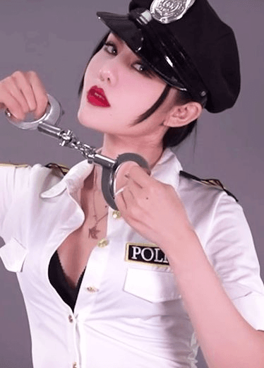 主人阿！高清腿控女警诱惑怎么可能不心动吗
