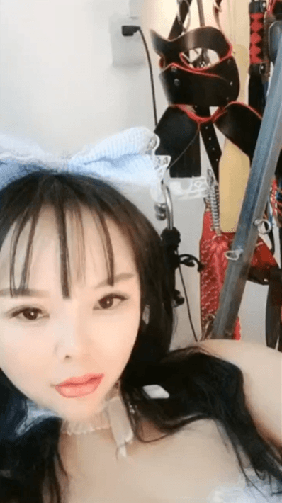 国产重口猎奇，熟女母狗被拳交屁眼
