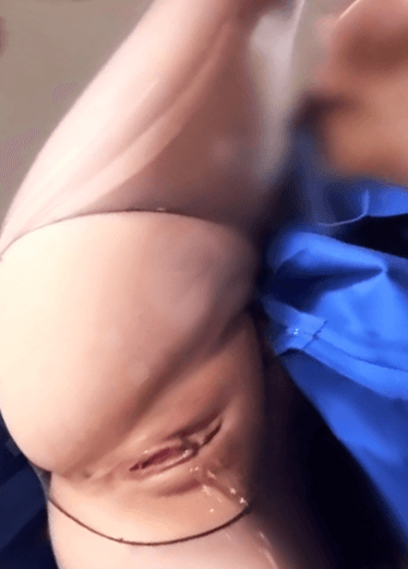 甜甜的淫叫萝莉～拿玩具插到直接潮喷！是个多汁又有肥尻的好母狗