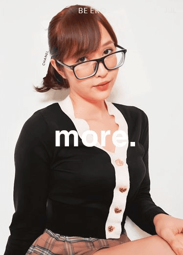 deerlong 百万粉网红多才多艺眼镜妹子跟男友在屋塔房性爱流出