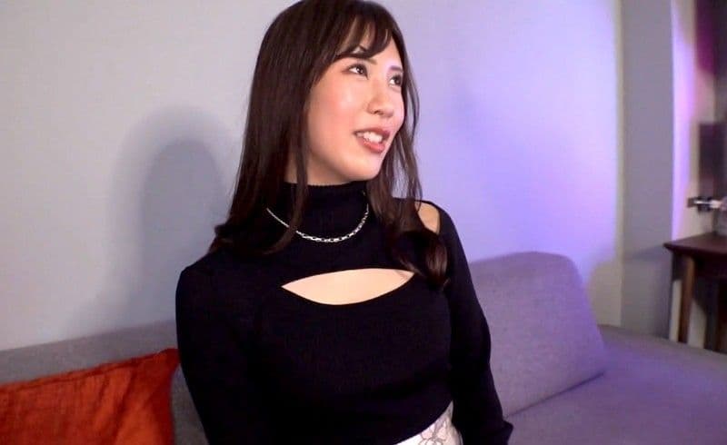 【人妻・大量潮吹】「好久不见」用除了丈夫以外的肉棒感到高潮，喘息着中出不停摇动腰部的太太・32岁 FC2-PPV-4838360