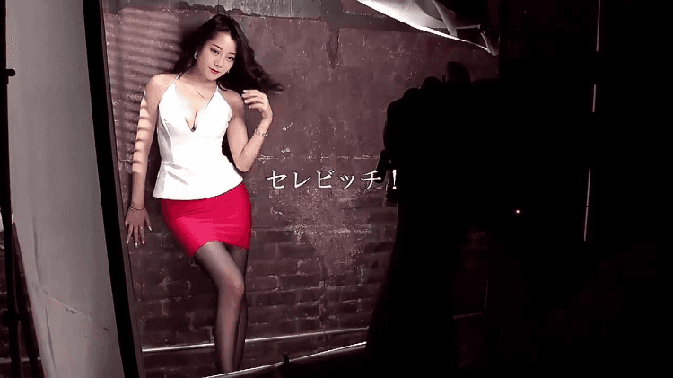 让女神下海不是梦之【迪丽热巴】白装红裙黑丝，无套沙发震激情爆操内射