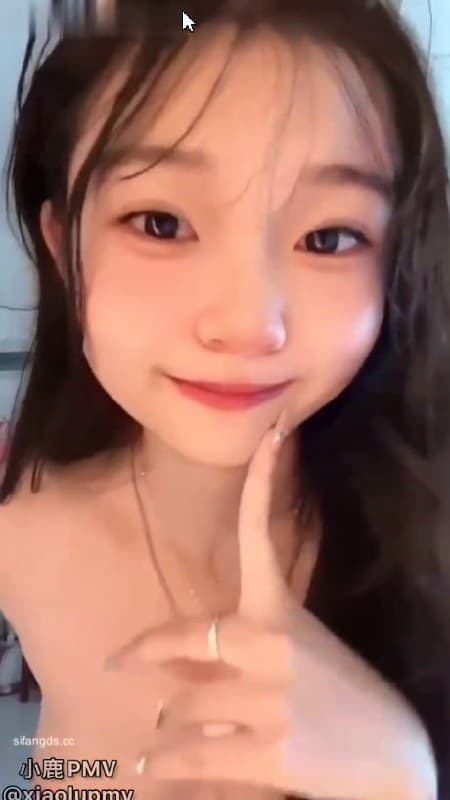 这个博主名字叫牛油果，说真的 这一款实在是太可爱了，特别是那对QQ弹弹的奈子，让人心动，视频合集5