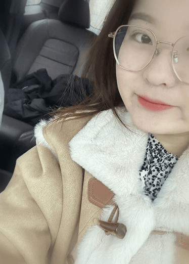 素人女友卸了妆难以接受不过小逼真的紧
