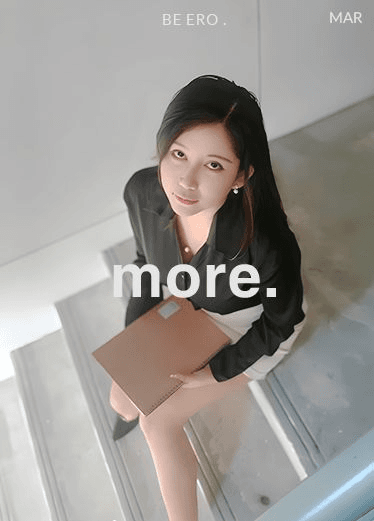 熟女OL美女就爱被玩自己的白虎鲍鱼