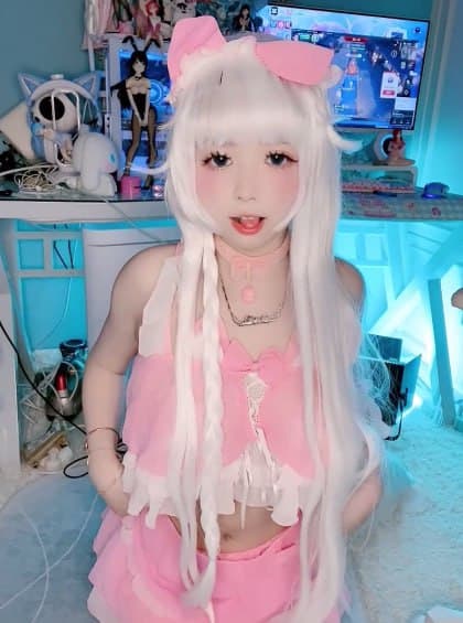 萝莉少女：佳佳拖把 ，阿黑颜自摸