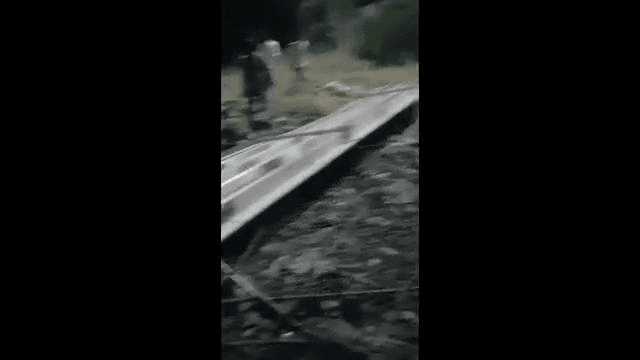 印度吊桥坍塌事故现场视频3