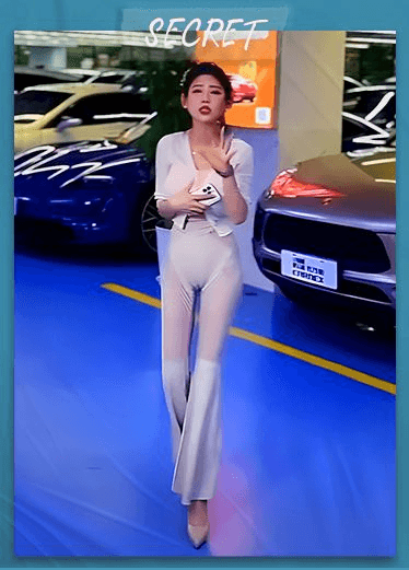 抖音直播卖车卷出了天际 二手车商找美女主播擦边直播 饱满骚逼轮廓清晰可见